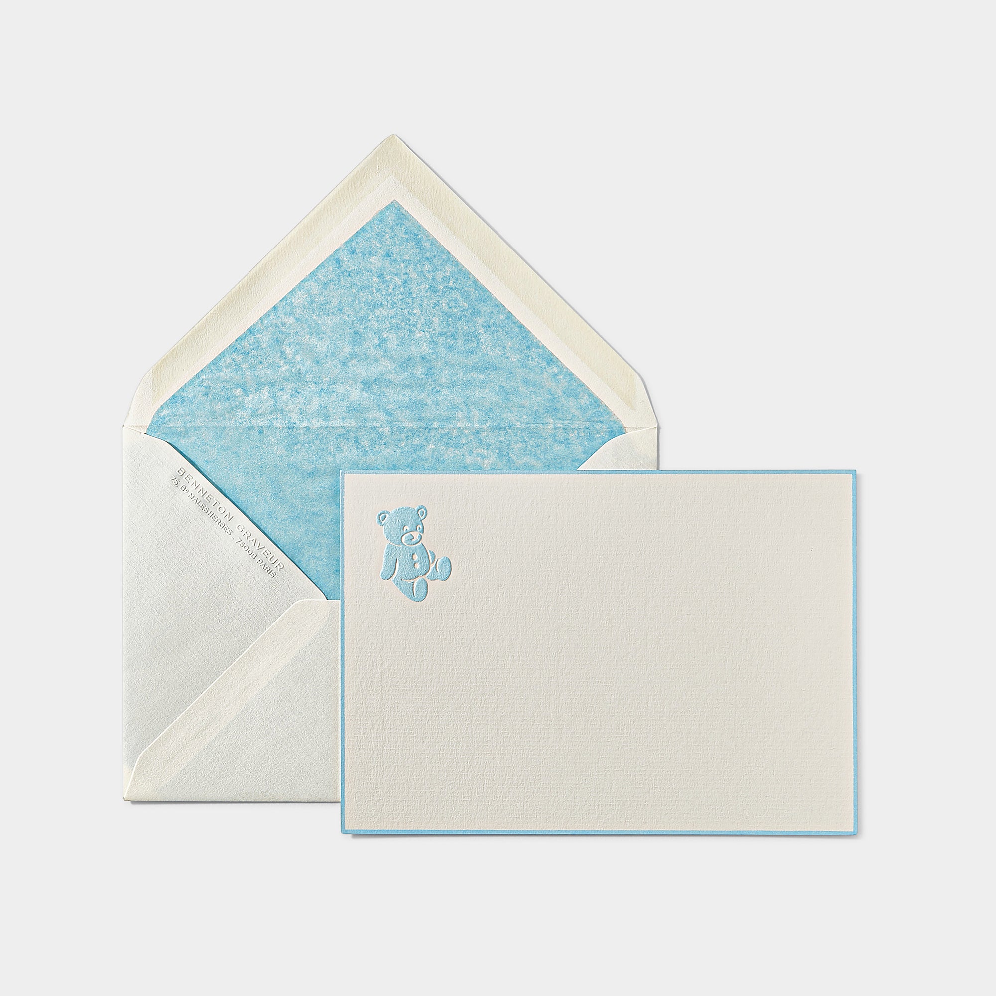 Carte et enveloppe assortie motif ourson tom bleu ciel 