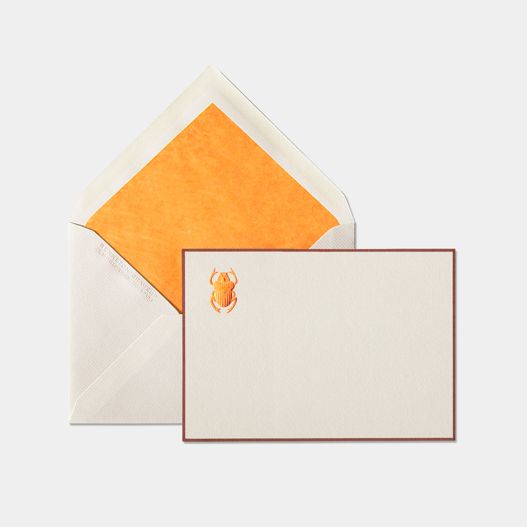Carte et enveloppe assortie motif scarabee orange et marron