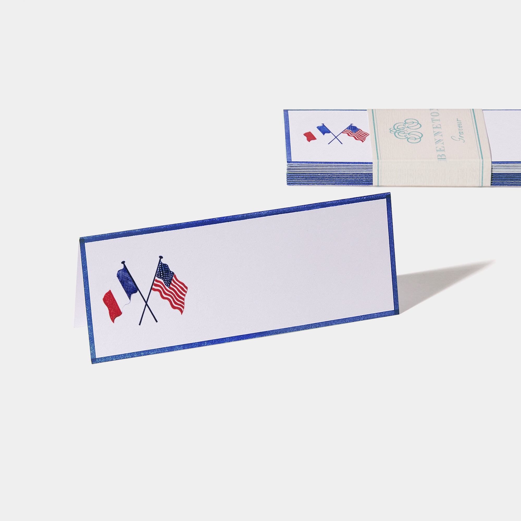 Cartes de table motif Drapeaux Benneton Graveur bleu roi