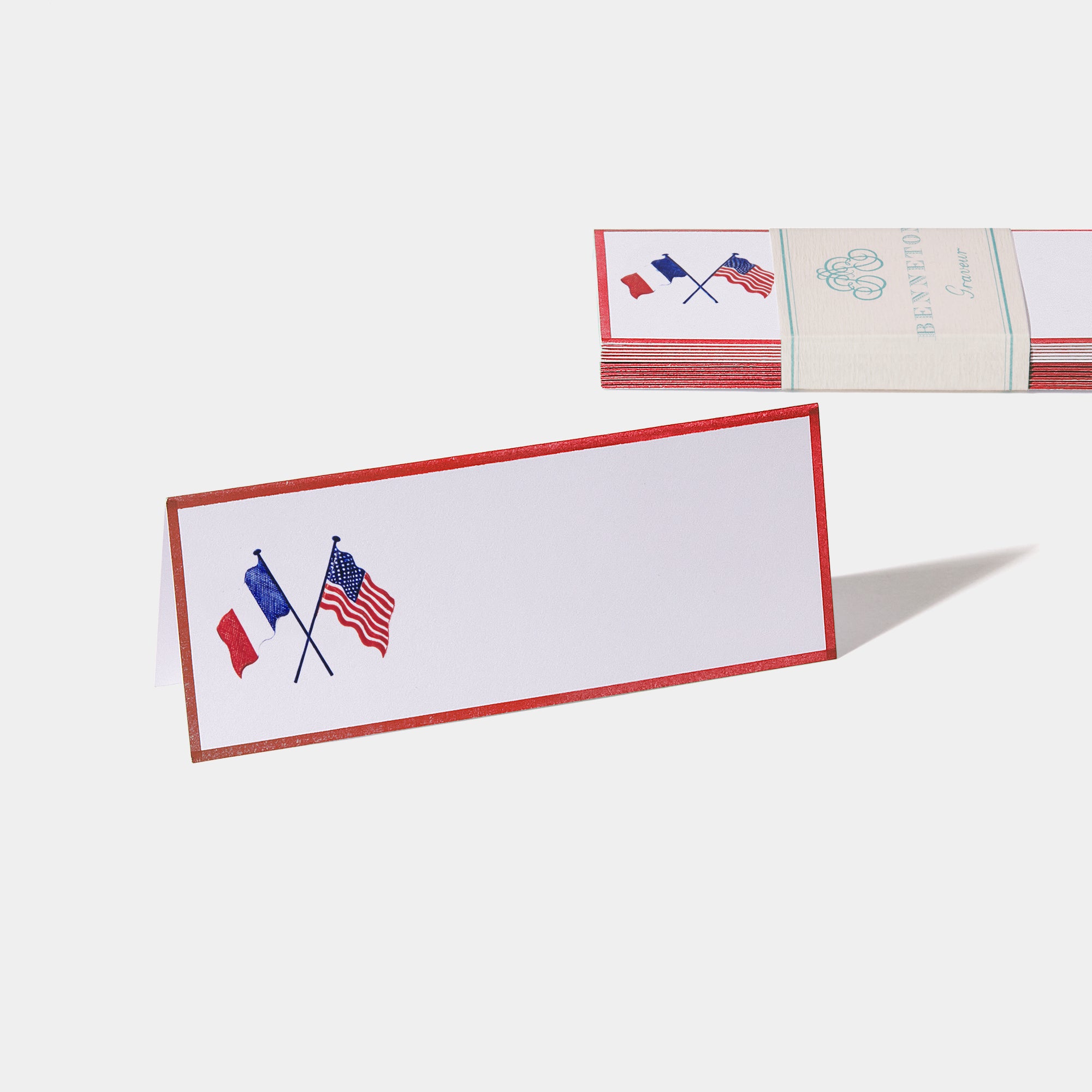 Cartes de table motif Drapeaux Benneton Graveur rouge