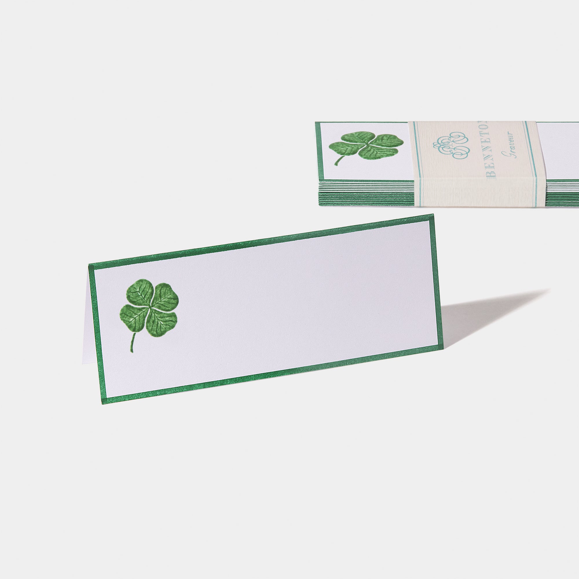 Cartes de table motif Trèfle Benneton Graveur vert