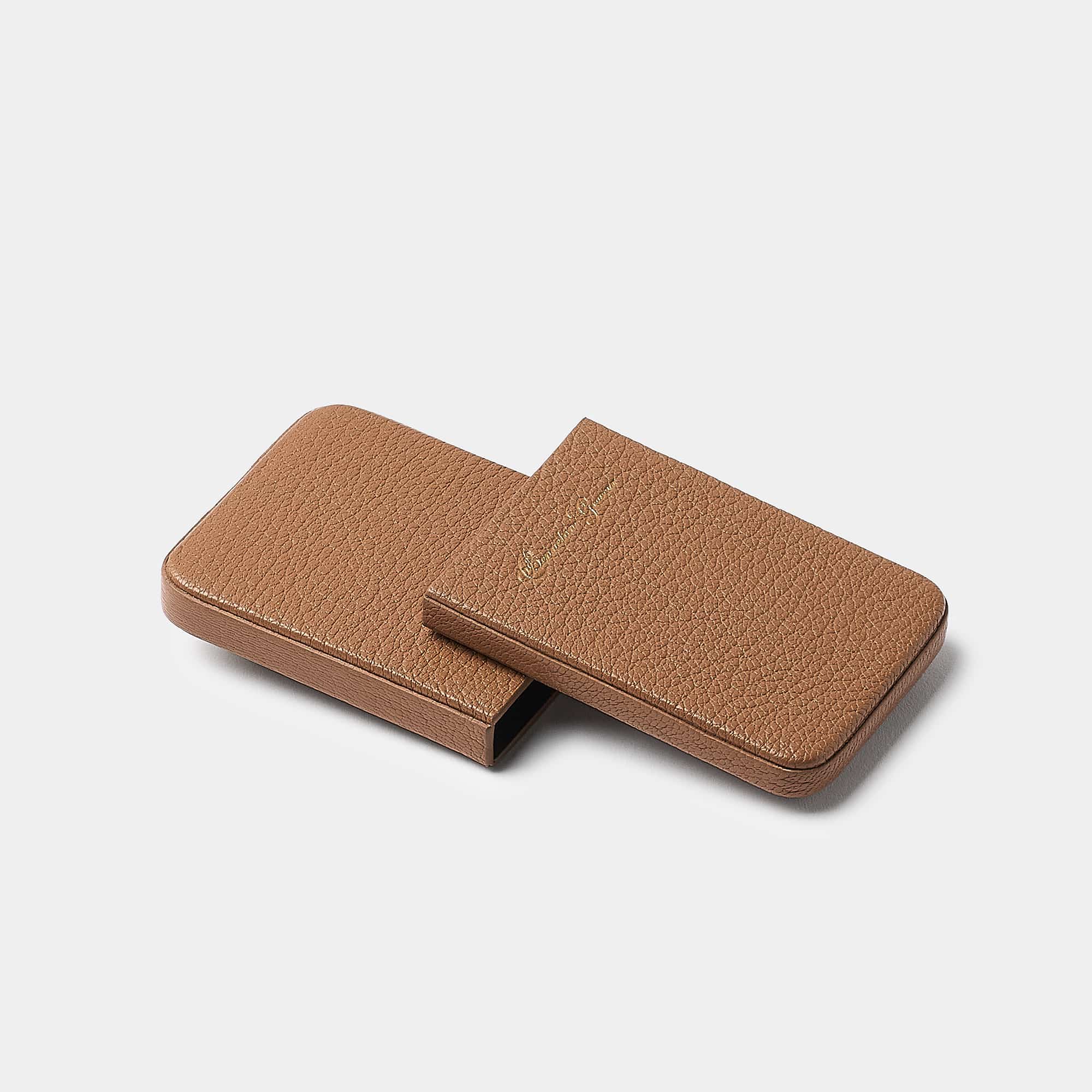 Coulisseau porte-cartes en cuir de chèvre camel Benneton Graveur ouvert