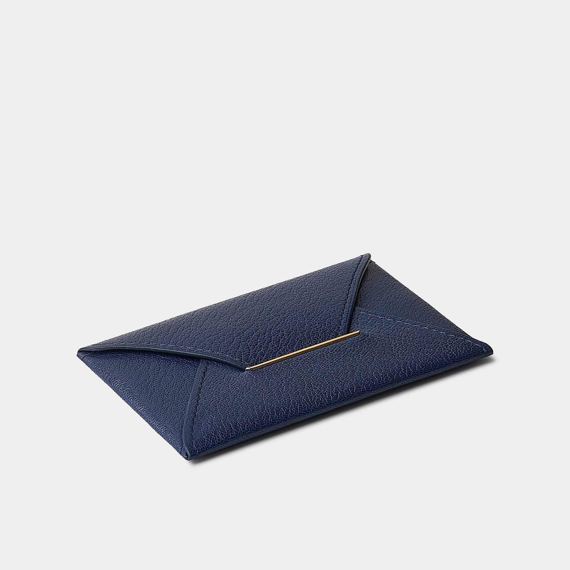 Enveloppe porte-cartes en cuir de chèvre bleu marine Benneton Graveur fermé