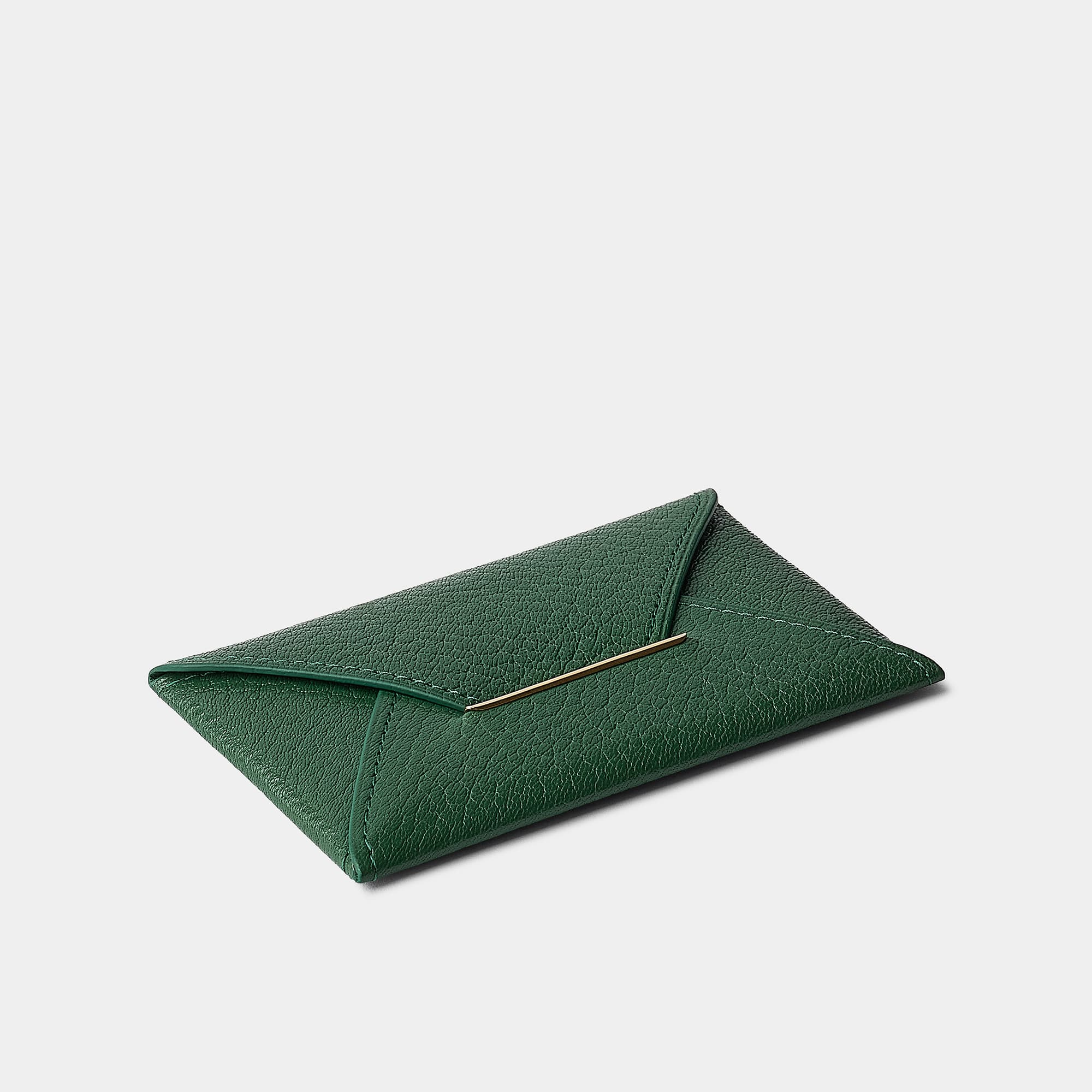 Enveloppe porte-cartes en cuir de chèvre vert sapin Benneton Graveur fermé