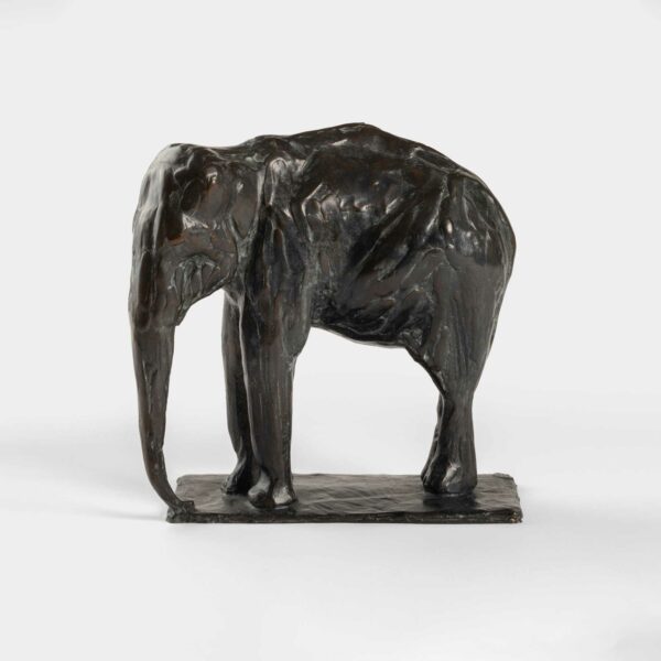 PETIT ELEPHANT AU REPOS, Bronze, Rembrandt Bugatti, patine à chaud traditionnellle